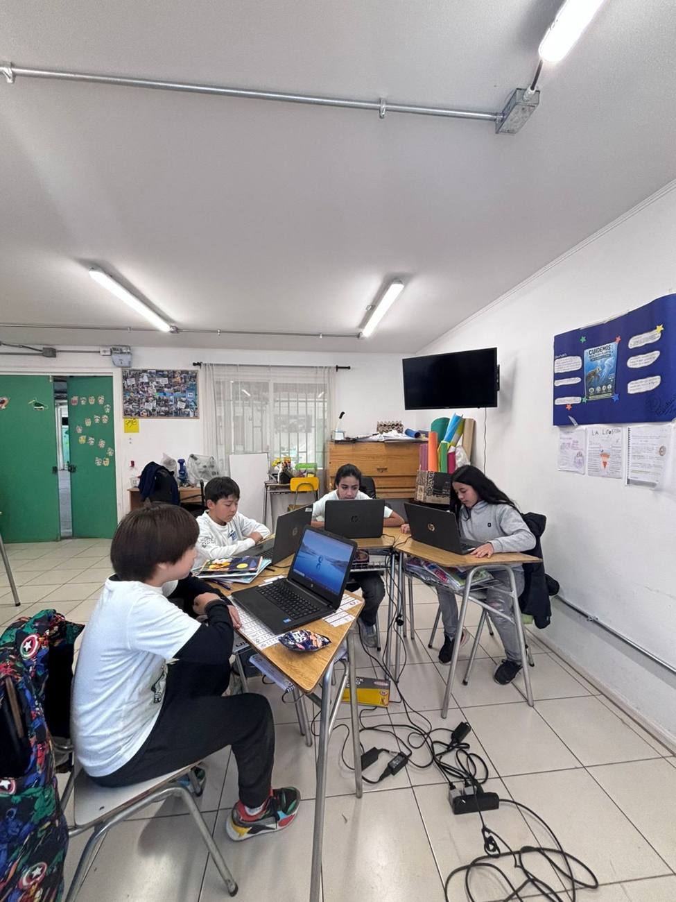 Foto de Segunda entrega a la Escuela G-348 de Huechún
