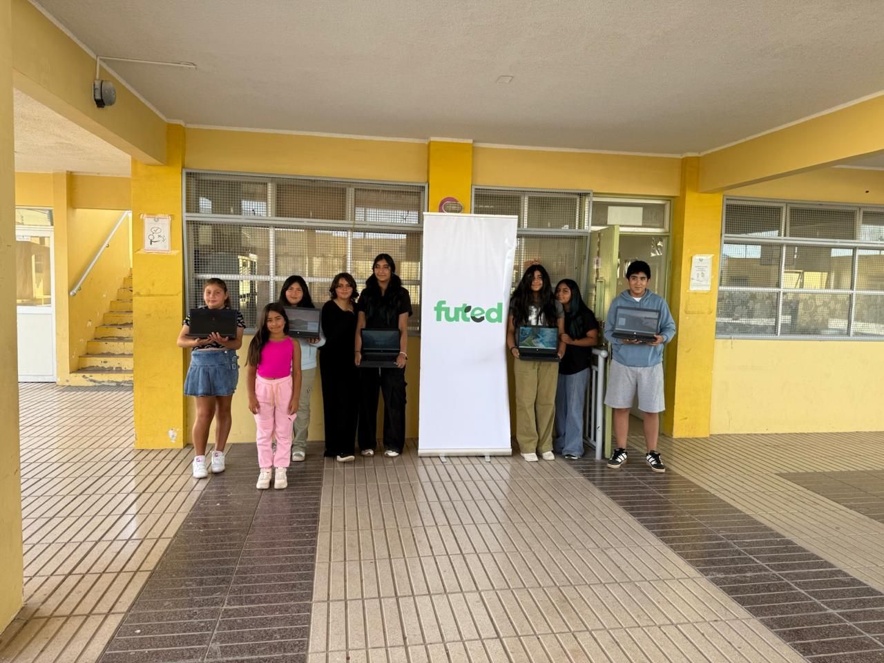 Foto de Notebooks para la Escuela San Pedro de Copiapó